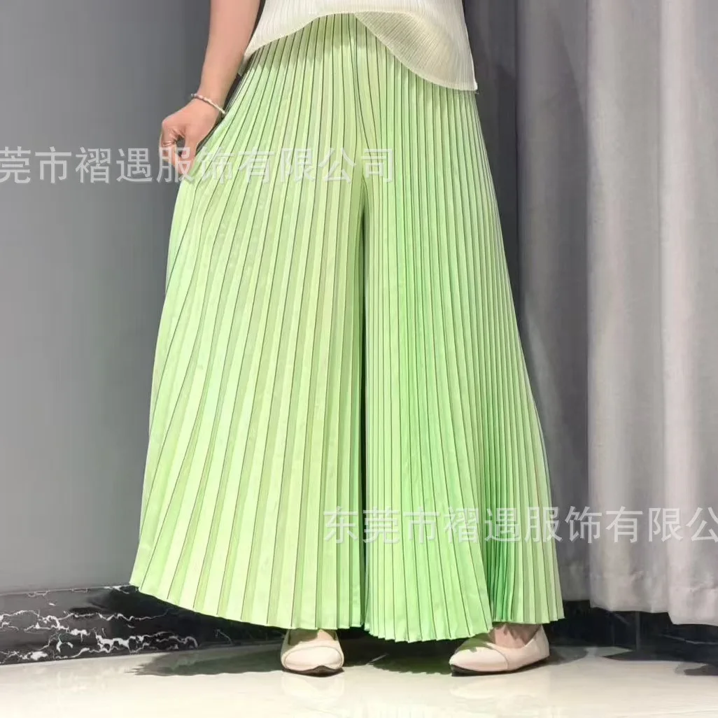 Pleated Plus Size Women Wide Leg Pants Solid Color Folding High Waist Casual Elastic Comfortable Fabric Female Pants
Pleated Plus Size Women Wide Leg Pants Solid Color Folding High Waist Casual Elastic Comfortable Fabric Female Pants