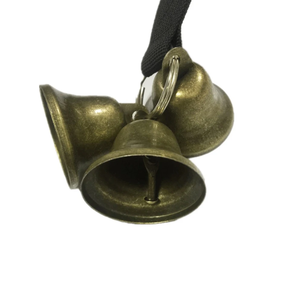Pet Dog Door Bells 7 Copper Bells Loud Sound Durable Nylon Ribbon Adjustable Dog Doorbell for Housetraining Potty Training
Pet Dog Door Bells 7 Copper Bells Loud Sound Durable Nylon Ribbon Adjustable Dog Doorbell for Housetraining Potty Training