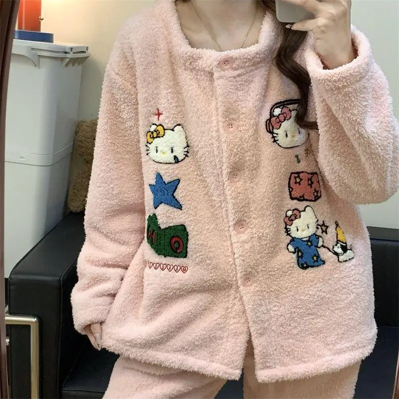 Sanrio Hello Kitty женский плюшевый пижамный комплект осень-зима утолщенный теплый мультяшный милый кавайный уютный домашний домашний пижамный комплект одежда для сна
Sanrio Hello Kitty женский плюшевый пижамный комплект осень-зима утолщенный теплый мультяшный милый кавайный уютный домашний домашний пижамный комплект одежда для сна