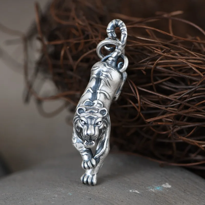 Unusual Roaring Tiger Pendants Men 990 Silver Creative Tiger Necklaces NO Chain 3D Thai Silver Animals Jewelry Punk Dress Bijoux
Unusual Roaring Tiger Pendants Men 990 Silver Creative Tiger Necklaces NO Chain 3D Thai Silver Animals Jewelry Punk Dress Bijoux