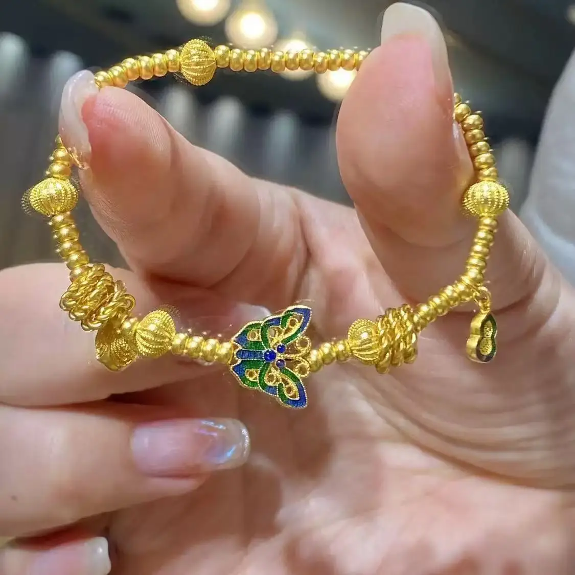 High-end 9999 24K real gold enamel retro butterfly women's Chinese style bracelet to give gifts to girlfriend
High-end 9999 24K real gold enamel retro butterfly women's Chinese style bracelet to give gifts to girlfriend