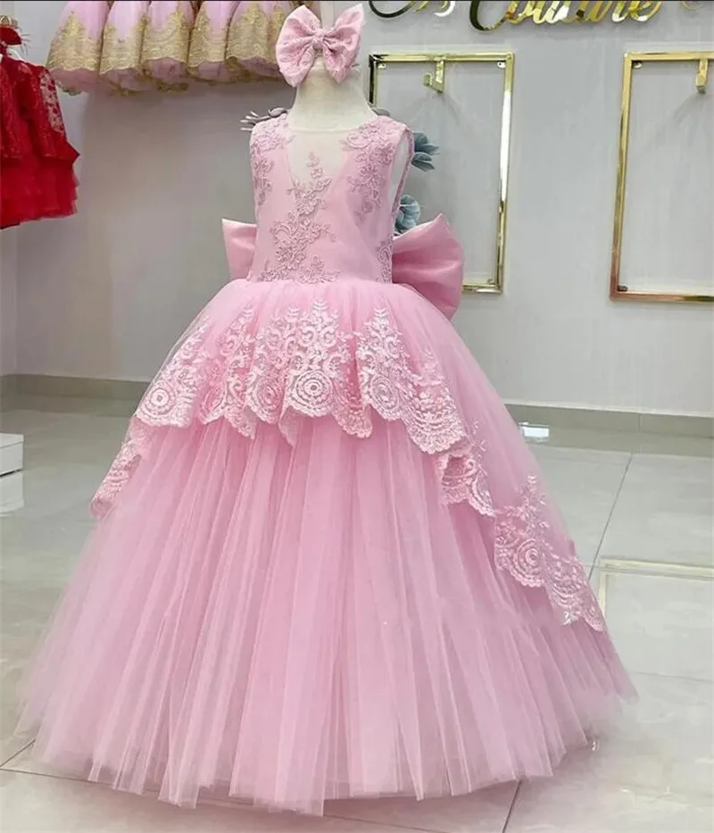 Pink Lace Tulle Flower Girl Dresses For Weddings Ball Gown V Neck Kids Communion Dresses Birthday Photoshoot Gowns
Pink Lace Tulle Flower Girl Dresses For Weddings Ball Gown V Neck Kids Communion Dresses Birthday Photoshoot Gowns