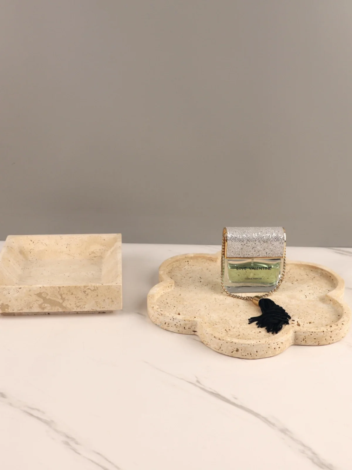 Modern Minimalist Natural Cave Stone Edged Aromatherapy Decorative Tray for Living Room Bedroom Entrance Home Decor
Modern Minimalist Natural Cave Stone Edged Aromatherapy Decorative Tray for Living Room Bedroom Entrance Home Decor