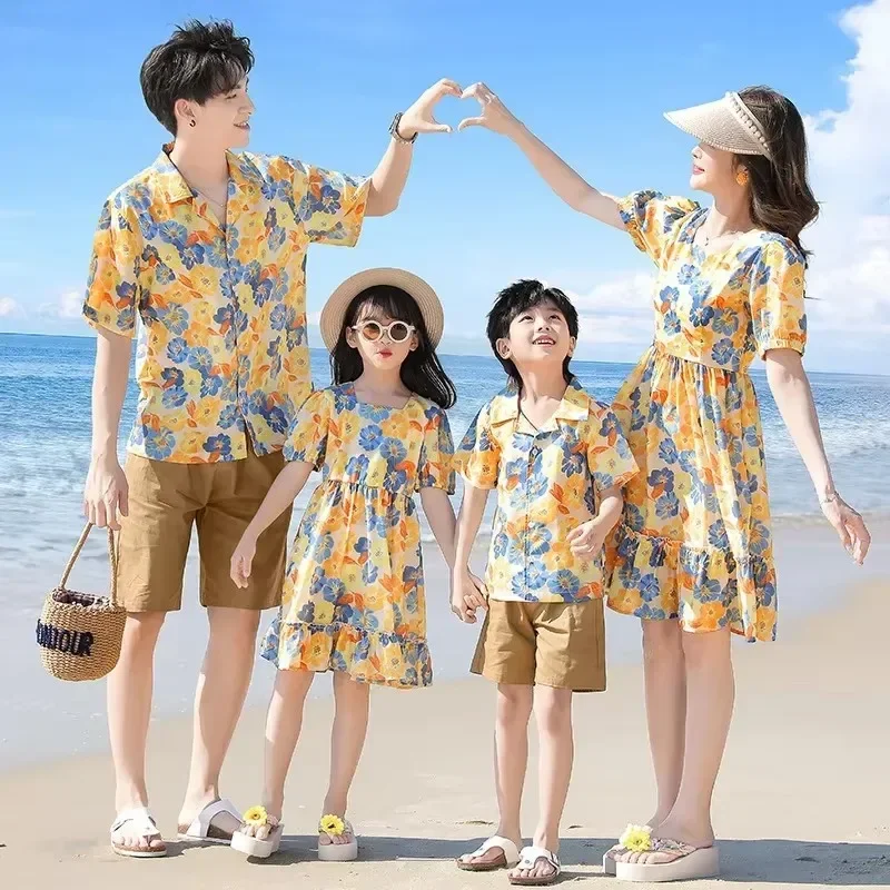 Vacation Family Matching Clothes Beach Mom And Daughter Floral Dresses Holiday Dad and Son T Shirts Shorts Two Piece Outfits Set
Vacation Family Matching Clothes Beach Mom And Daughter Floral Dresses Holiday Dad and Son T Shirts Shorts Two Piece Outfits Set