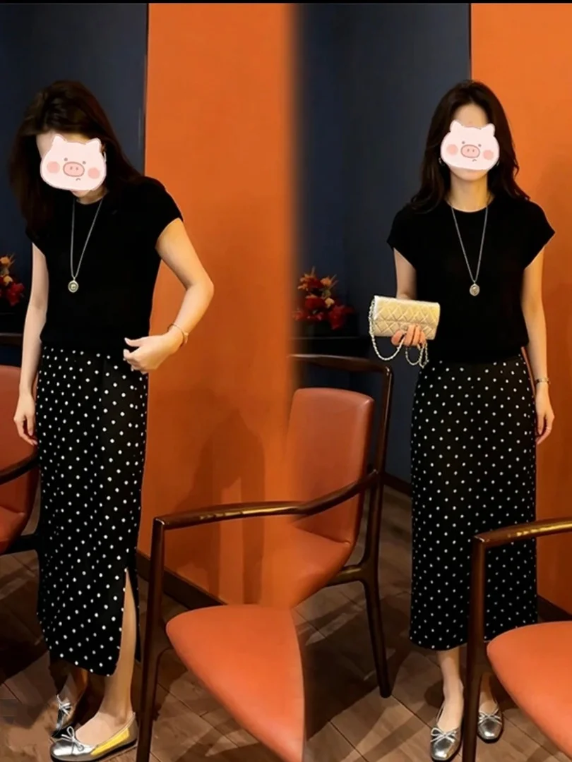 Summer New Fashionable Korean Style round Neck Knitted Short Sleeve High Waist Split Polka Dot Half Skirt Two Piece Set
Summer New Fashionable Korean Style round Neck Knitted Short Sleeve High Waist Split Polka Dot Half Skirt Two Piece Set