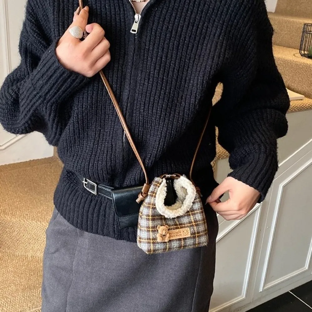 Cute Vintage Plaid Crossbody Bag Exquisite Bear Mini Dumpling Handbag Small Capacity All-match Cartoon Shoulder Bag Travel
Cute Vintage Plaid Crossbody Bag Exquisite Bear Mini Dumpling Handbag Small Capacity All-match Cartoon Shoulder Bag Travel