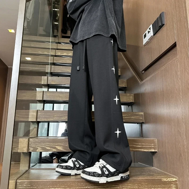 Spring New Men Sweatpants Street Fashion Wide Leg Casual Pants Joggers Minimal Design Large Couple Knitted Pants 2024 Hot Sale
Spring New Men Sweatpants Street Fashion Wide Leg Casual Pants Joggers Minimal Design Large Couple Knitted Pants 2024 Hot Sale
