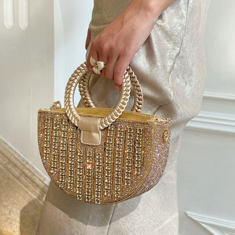 Shiny diamond-encrusted handbag, hot diamond braided ring handle, shining versatile metal dinner bag
Shiny diamond-encrusted handbag, hot diamond braided ring handle, shining versatile metal dinner bag