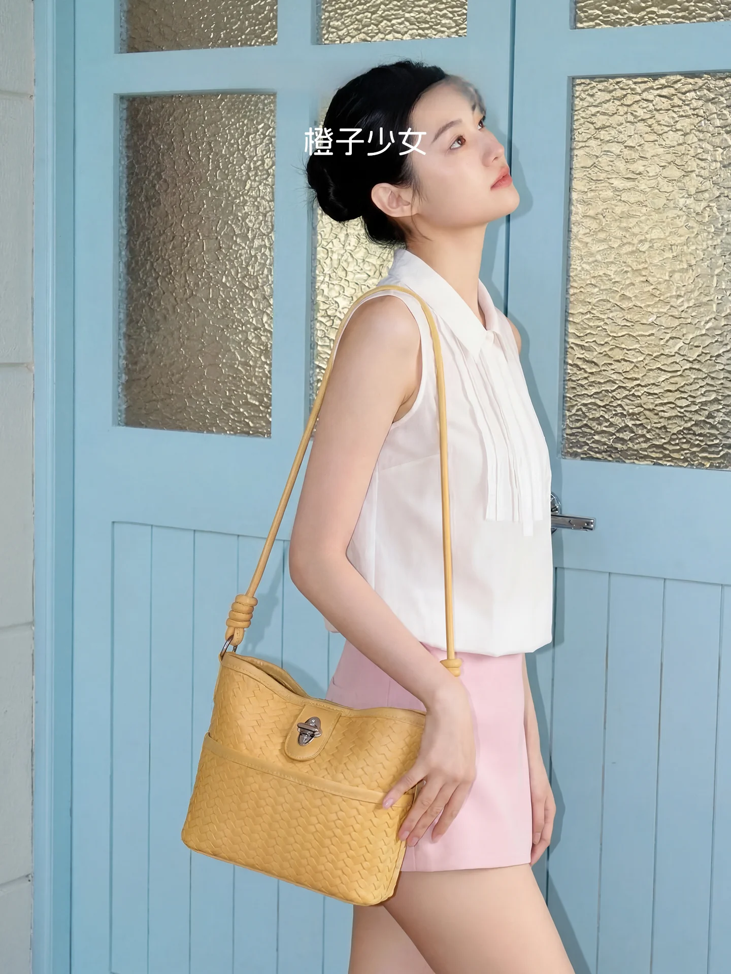 Orange Girl Korean Style Red Woven Bucket Bag Women's New Fashion Commuter Shoulder Crossbody Bag Casual Simple Soft PU
Orange Girl Korean Style Red Woven Bucket Bag Women's New Fashion Commuter Shoulder Crossbody Bag Casual Simple Soft PU