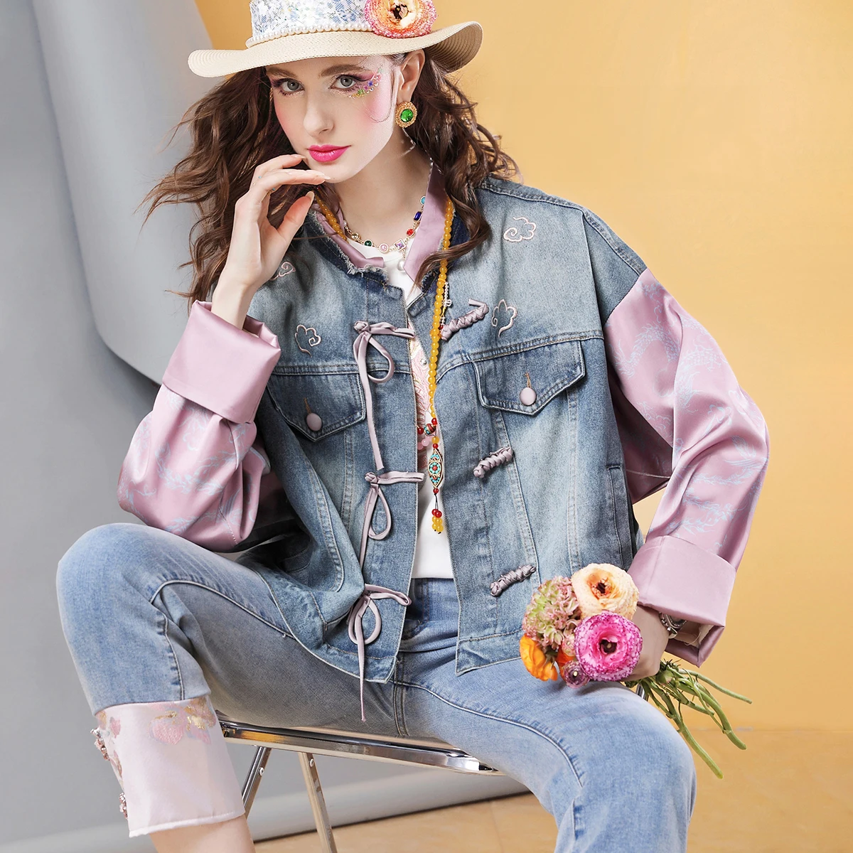 Spring New high quality Women's Patchwork Denim Coat Chinese Style Buckle Loose Casual Top for women
Spring New high quality Women's Patchwork Denim Coat Chinese Style Buckle Loose Casual Top for women