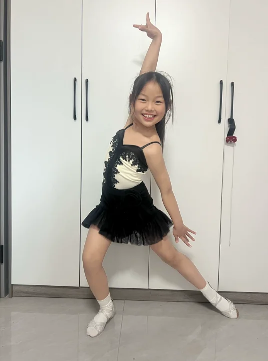 Girls Latin Dancewear Sleeveless Tassel Fringe Performance Costume New Latin Dance Dress for Kids Stage Competition & Line Dance
Girls Latin Dancewear Sleeveless Tassel Fringe Performance Costume New Latin Dance Dress for Kids Stage Competition & Line Dance
