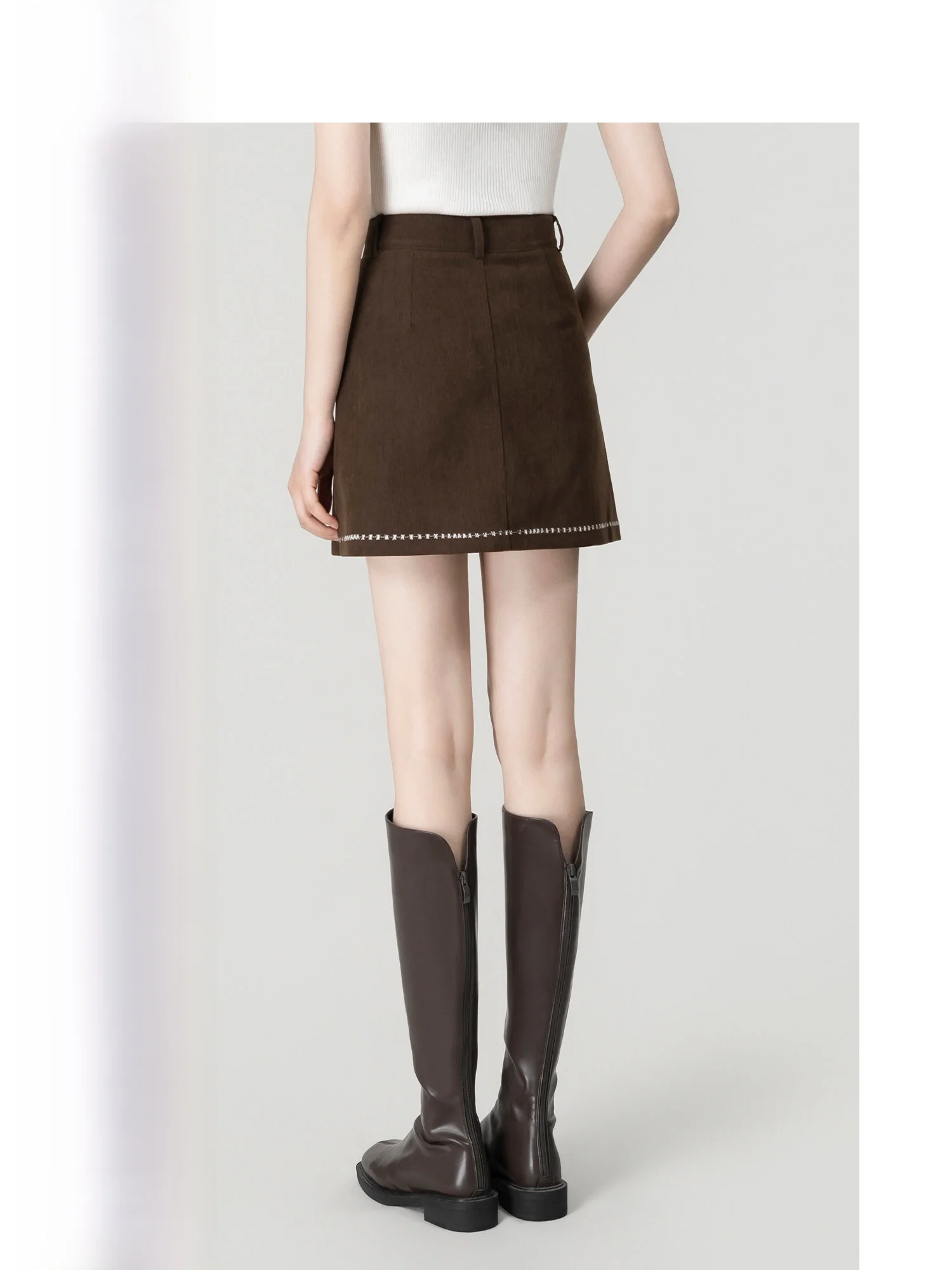 Женская юбка из вельвета с волнистым узором, с завышенной талией, весенняя новинка, приталенная, А-силуэт, с яркими декоративными швами, модная женская юбка
Женская юбка из вельвета с волнистым узором, с завышенной талией, весенняя новинка, приталенная, А-силуэт, с яркими декоративными швами, модная женская юбка