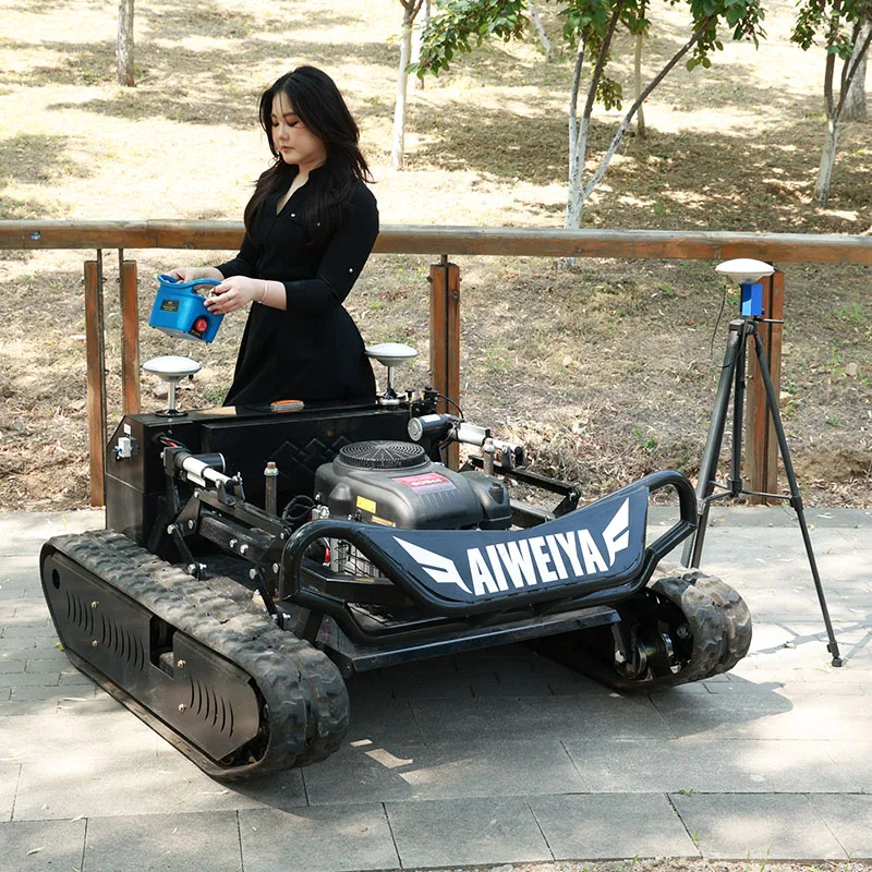 Customized 500m Control Range Remote Control Lawn Mower Anti-interference Signal Crawler Grass Mower
Customized 500m Control Range Remote Control Lawn Mower Anti-interference Signal Crawler Grass Mower