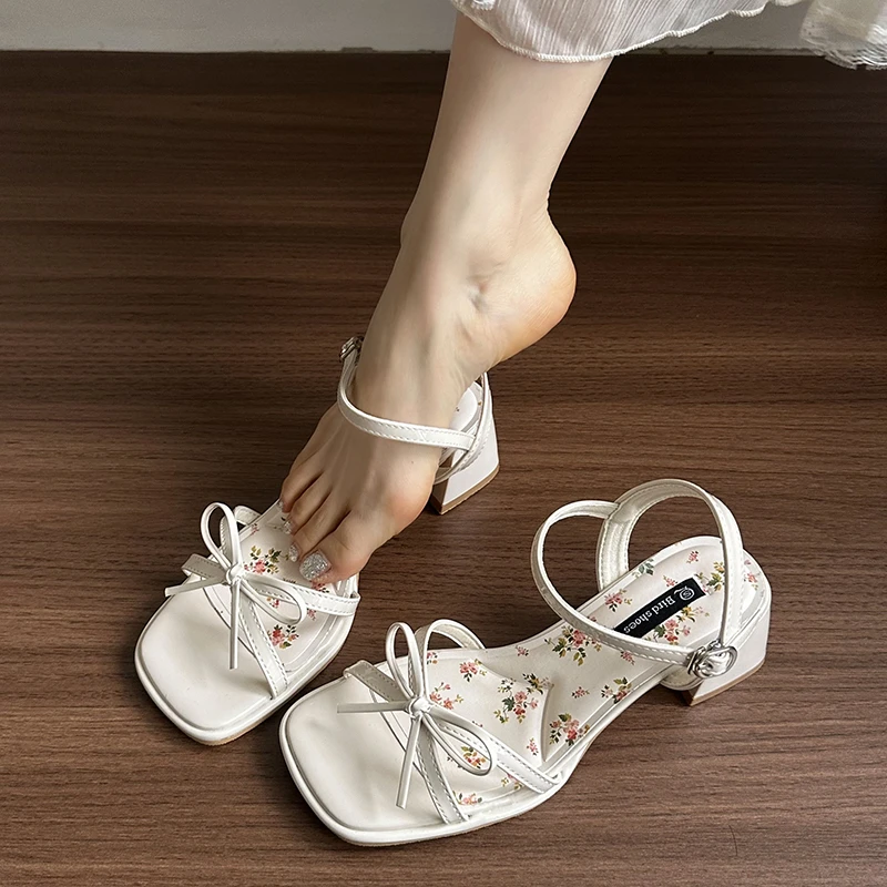 Women Sandals Fashion Floral Ankle Strap Shoes Ladies Outdoor Dress Gladiator Sandalias New Summer Butterfly-knot Thick Heel
Women Sandals Fashion Floral Ankle Strap Shoes Ladies Outdoor Dress Gladiator Sandalias New Summer Butterfly-knot Thick Heel