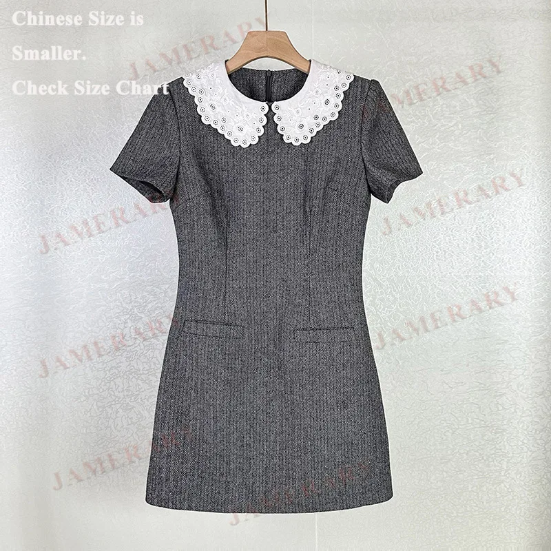 Quality Brand Gray Mixed Color Lace Embroidery White Peter Pan Collar Wool Blend Elegant Short Sleeve Summer Dress Women
Quality Brand Gray Mixed Color Lace Embroidery White Peter Pan Collar Wool Blend Elegant Short Sleeve Summer Dress Women