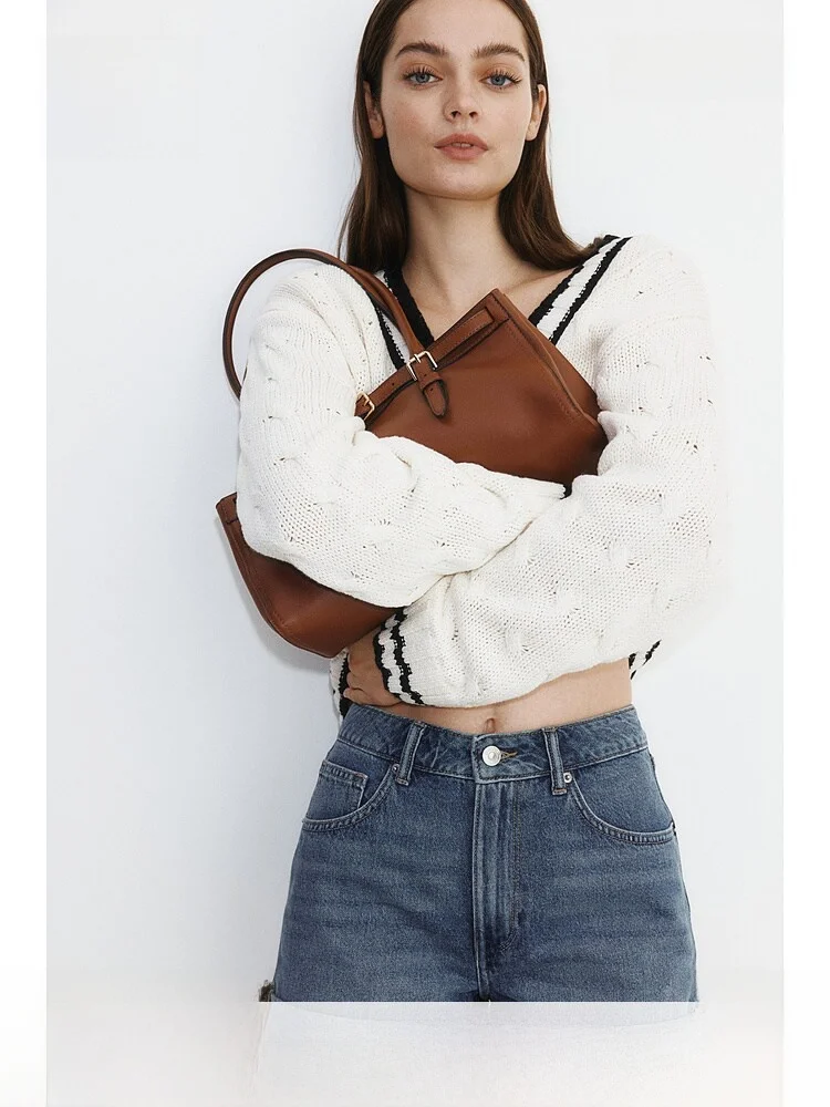 High Waist Straight Leg Casual Commute Fashionable Shorts H&M Women's Jeans Summer High Waist Straight Tube Commute Stylish S...
High Waist Straight Leg Casual Commute Fashionable Shorts H&M Women's Jeans Summer High Waist Straight Tube Commute Stylish S...