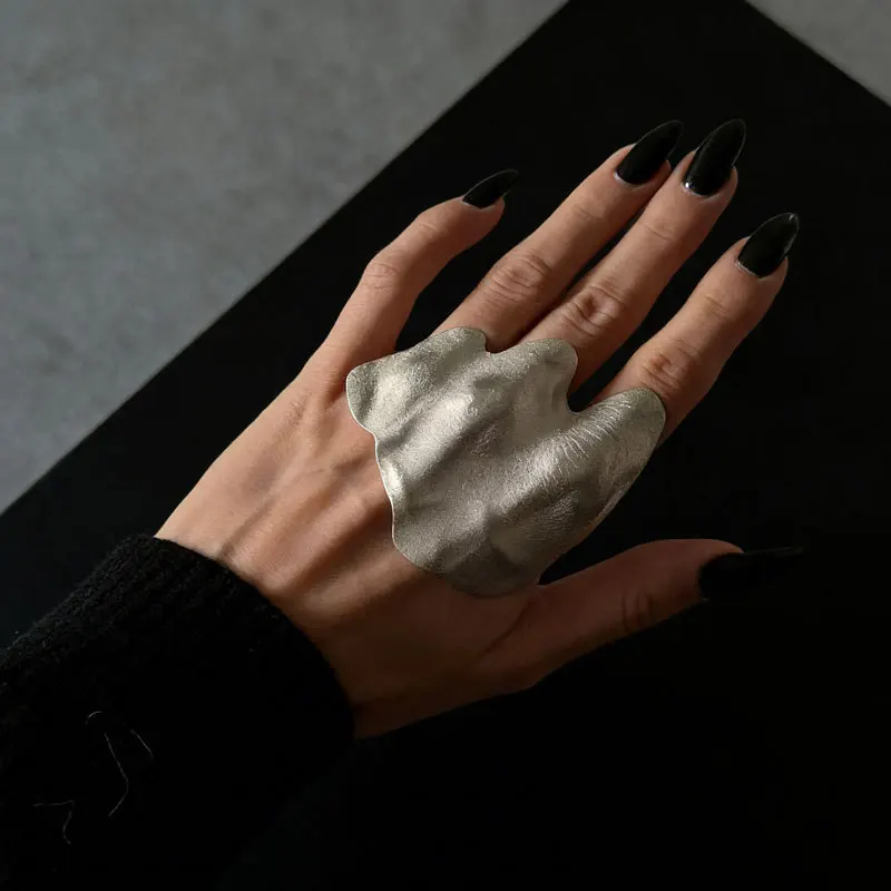 New Arrival Artistic Irregular Pleated Joint Protector Ring Minimalist Design Small Batch High-end Fashion Ring for Trendy Style
New Arrival Artistic Irregular Pleated Joint Protector Ring Minimalist Design Small Batch High-end Fashion Ring for Trendy Style