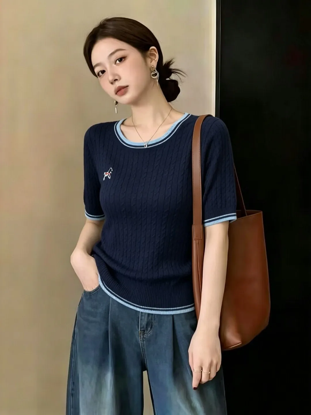 Korean Japanese Brand Embroidered Knitted Short Sleeve Women's T-shirt Summer Design Slim Fit Short Style Top Casual Wear
Korean Japanese Brand Embroidered Knitted Short Sleeve Women's T-shirt Summer Design Slim Fit Short Style Top Casual Wear