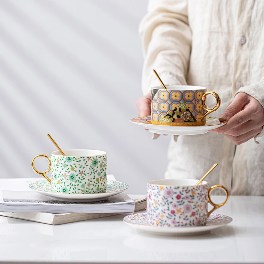 Coffee Cup Mug Ceramic Household Gilded Bone China Cup Exquisite Water Cup Afternoon Tea Cup Saucer Set High-end Gift Giving
Coffee Cup Mug Ceramic Household Gilded Bone China Cup Exquisite Water Cup Afternoon Tea Cup Saucer Set High-end Gift Giving