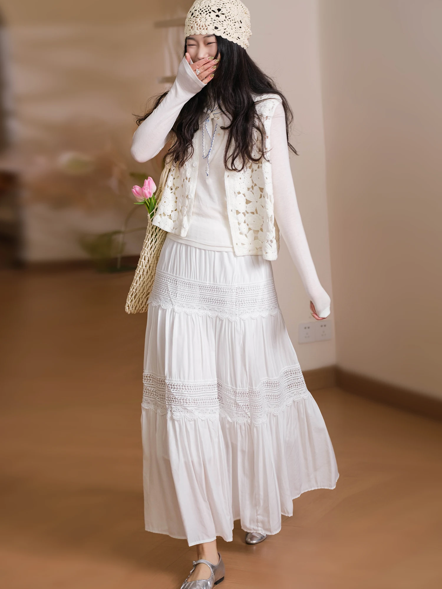 Весенняя юбка-полусолнце с текстурой Aosphere, вышивкой, вырезами и эластичной талией
Весенняя юбка-полусолнце с текстурой Aosphere, вышивкой, вырезами и эластичной талией