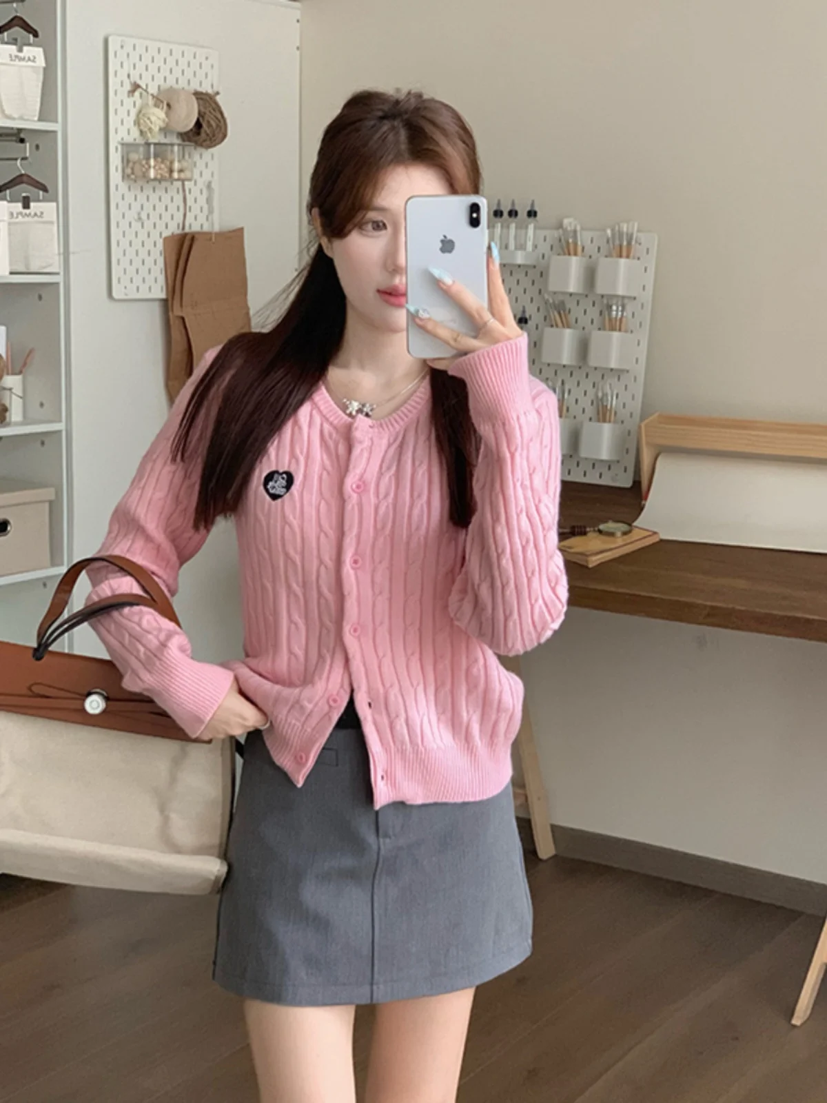 ort Knitted Cardigan Women's Autumn Faion 2024 Early Autumn Twist Sweater Jaet Long Sve Knitted Top Ultra ort Sle
ort Knitted Cardigan Women's Autumn Faion 2024 Early Autumn Twist Sweater Jaet Long Sve Knitted Top Ultra ort Sle
