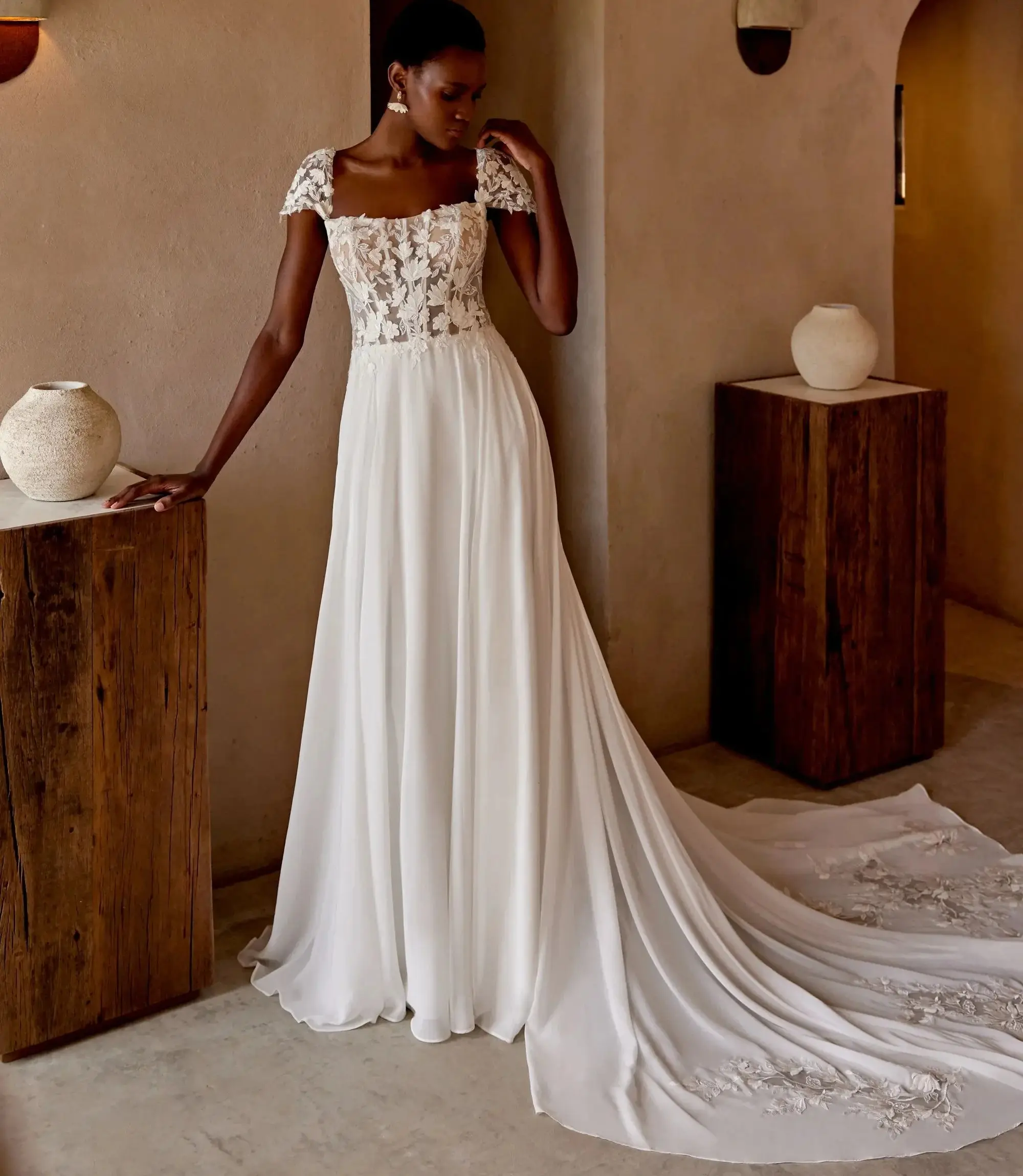 Romantic A Line Wedding Dresses Lace Appliques Chiffon Bridal Gowns Sexy Button Back Sweep Train Customized Vestidos De Mariee
Romantic A Line Wedding Dresses Lace Appliques Chiffon Bridal Gowns Sexy Button Back Sweep Train Customized Vestidos De Mariee