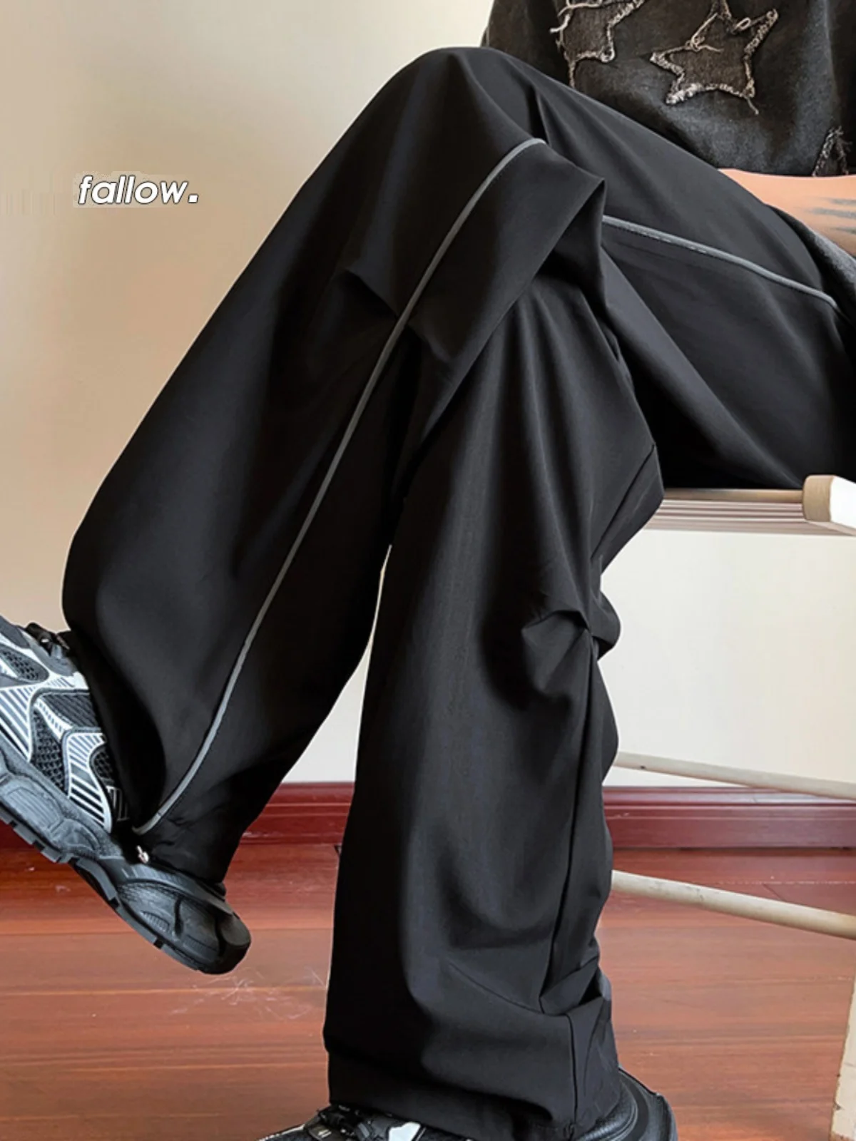 Мужские летние брюки из ледяного шелка с плиссировкой, прямые, свободного кроя, в стиле парашютчика, для работы, модные, универсальные
Мужские летние брюки из ледяного шелка с плиссировкой, прямые, свободного кроя, в стиле парашютчика, для работы, модные, универсальные