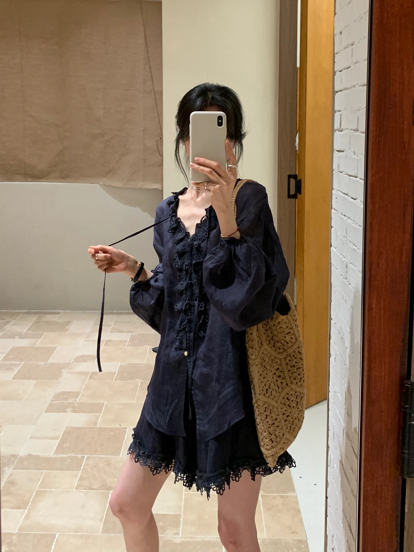 Spring Summer Women's Flax Set New Luxury Shirt Lace Hemline Skirt Two Piece Set Fashionable Elegant High Waist Pure Color
Spring Summer Women's Flax Set New Luxury Shirt Lace Hemline Skirt Two Piece Set Fashionable Elegant High Waist Pure Color