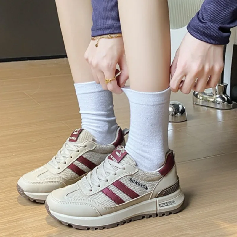 Lightweight Women Casual Sports Shoes 2025 Summer Breathable Mesh Walking Flats Sneakers Plus Size Thick-soled Chaussures Femme
Lightweight Women Casual Sports Shoes 2025 Summer Breathable Mesh Walking Flats Sneakers Plus Size Thick-soled Chaussures Femme