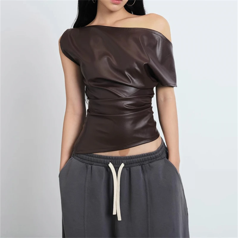 The 2025 summer new women's irregular leather top y2k high-quality and fashionable high street pleated cinched waist casual vest
The 2025 summer new women's irregular leather top y2k high-quality and fashionable high street pleated cinched waist casual vest