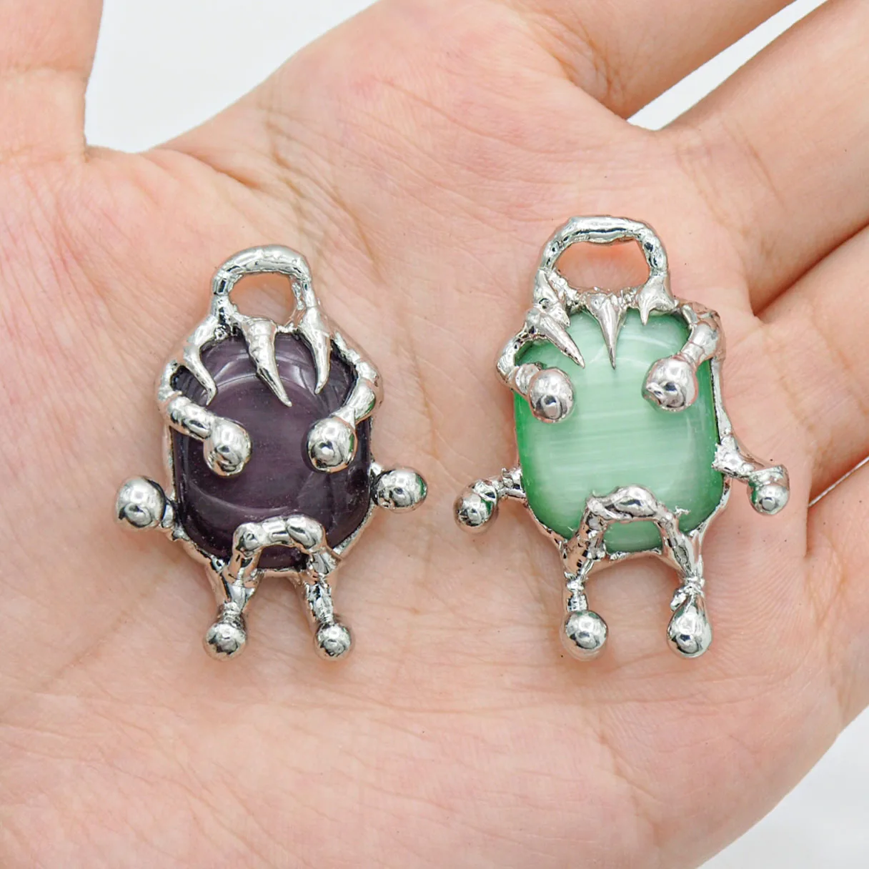 Alien Pendant Necklace Earring Decoration Irregular Geometric Free Form Nugget Dragon Claw Jewelry Handmade Tin Alloy Pendant
Alien Pendant Necklace Earring Decoration Irregular Geometric Free Form Nugget Dragon Claw Jewelry Handmade Tin Alloy Pendant