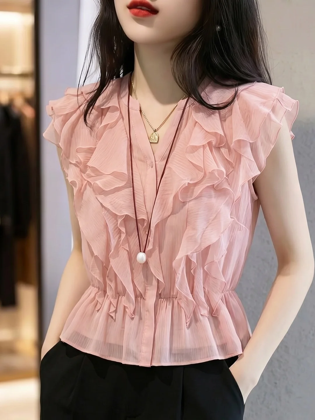 Chic Simple V-neck Ruffle Hem Top Pure Color Waist-cinching Slimming Stylish Summer Silk Women's Fashion Small Shirt
Chic Simple V-neck Ruffle Hem Top Pure Color Waist-cinching Slimming Stylish Summer Silk Women's Fashion Small Shirt