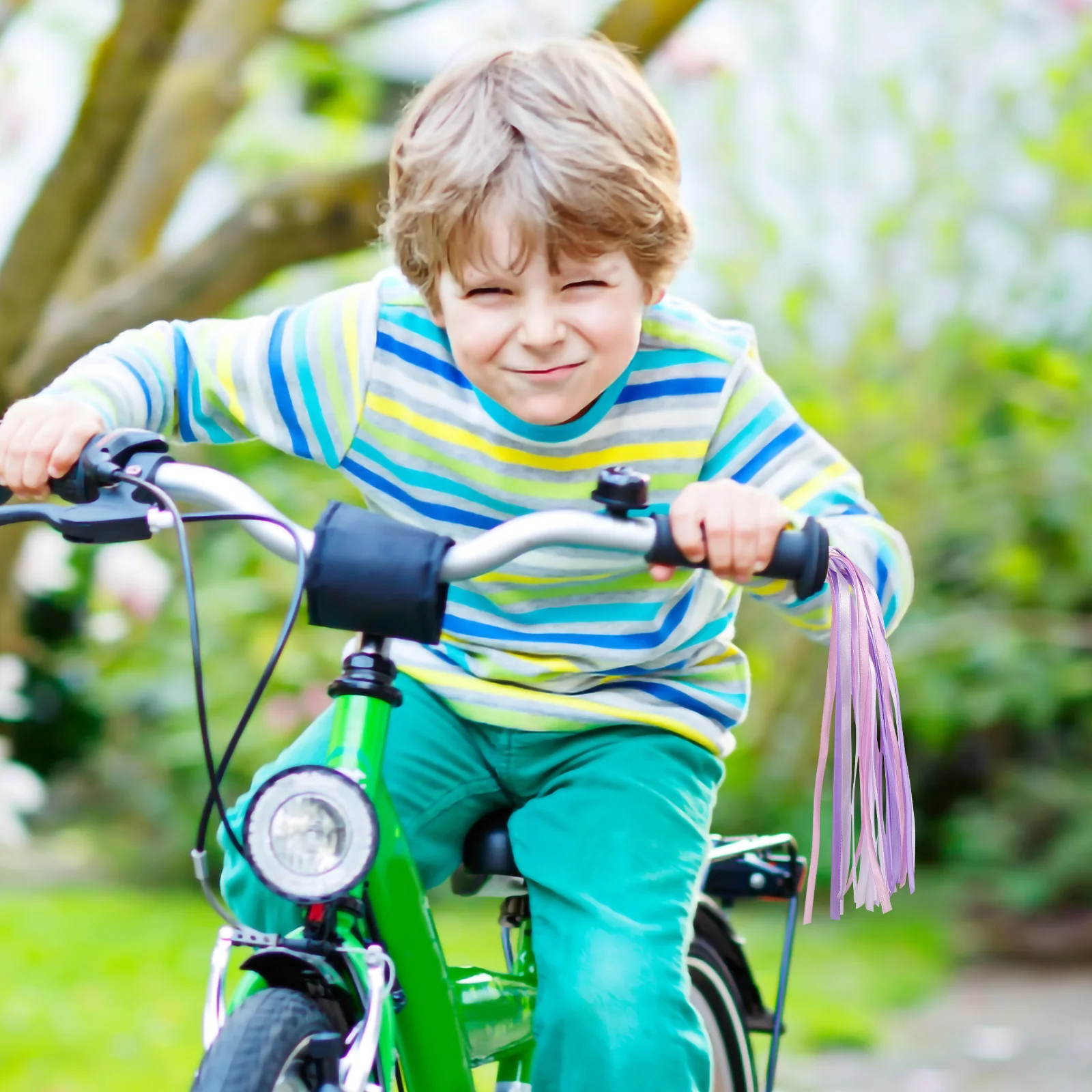 2Pairs Handlebar Rainbow Streamers Bike Grips Tassel Children Bike Decor Colorful Wind Ride Accessories for Kids
2Pairs Handlebar Rainbow Streamers Bike Grips Tassel Children Bike Decor Colorful Wind Ride Accessories for Kids