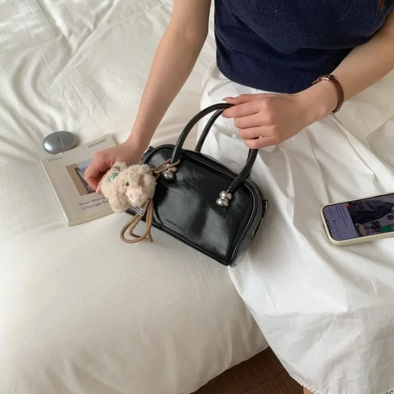 Luxury Classic Women Messenger Bag High End Leather Elegant Trendy Vintage Crossbody Tote Handbag
Luxury Classic Women Messenger Bag High End Leather Elegant Trendy Vintage Crossbody Tote Handbag