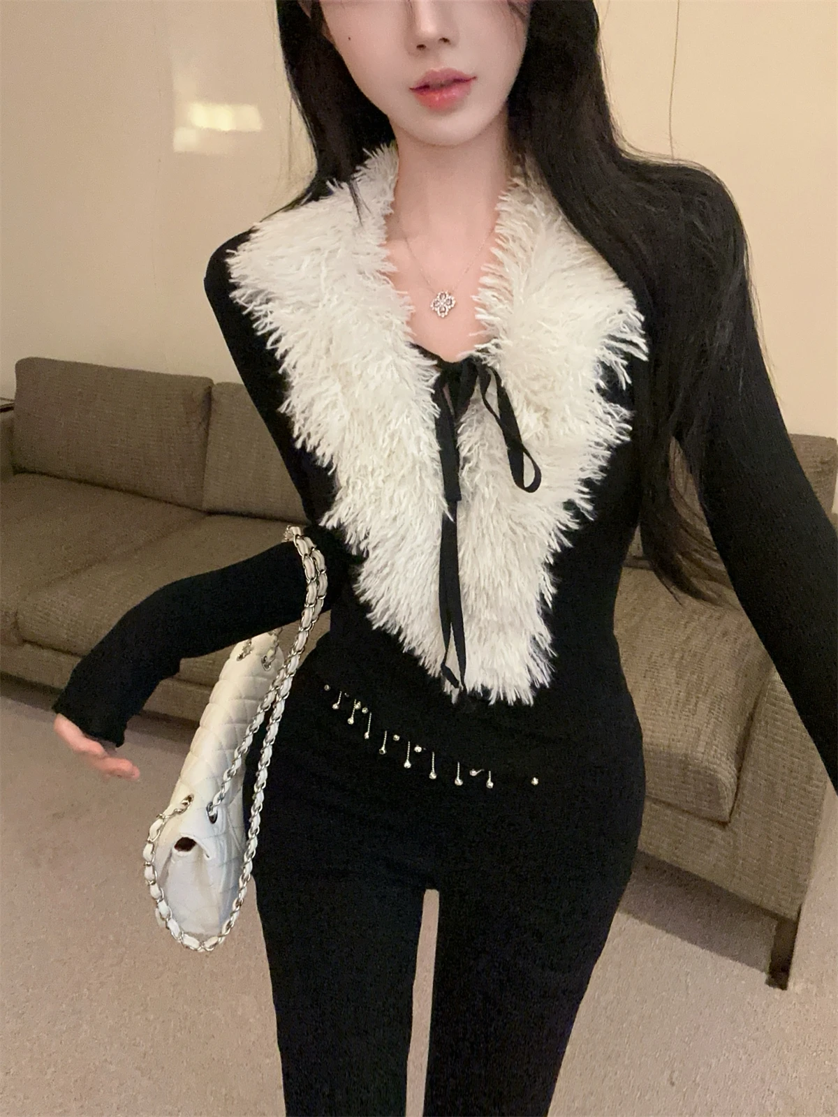 Women Fashion Fur Patchwork Knit Slim T Shirt Fall Winter Chic Black Khaki Sweater Top V Neck Long Sleeve Short Bottoming Shirt
Women Fashion Fur Patchwork Knit Slim T Shirt Fall Winter Chic Black Khaki Sweater Top V Neck Long Sleeve Short Bottoming Shirt