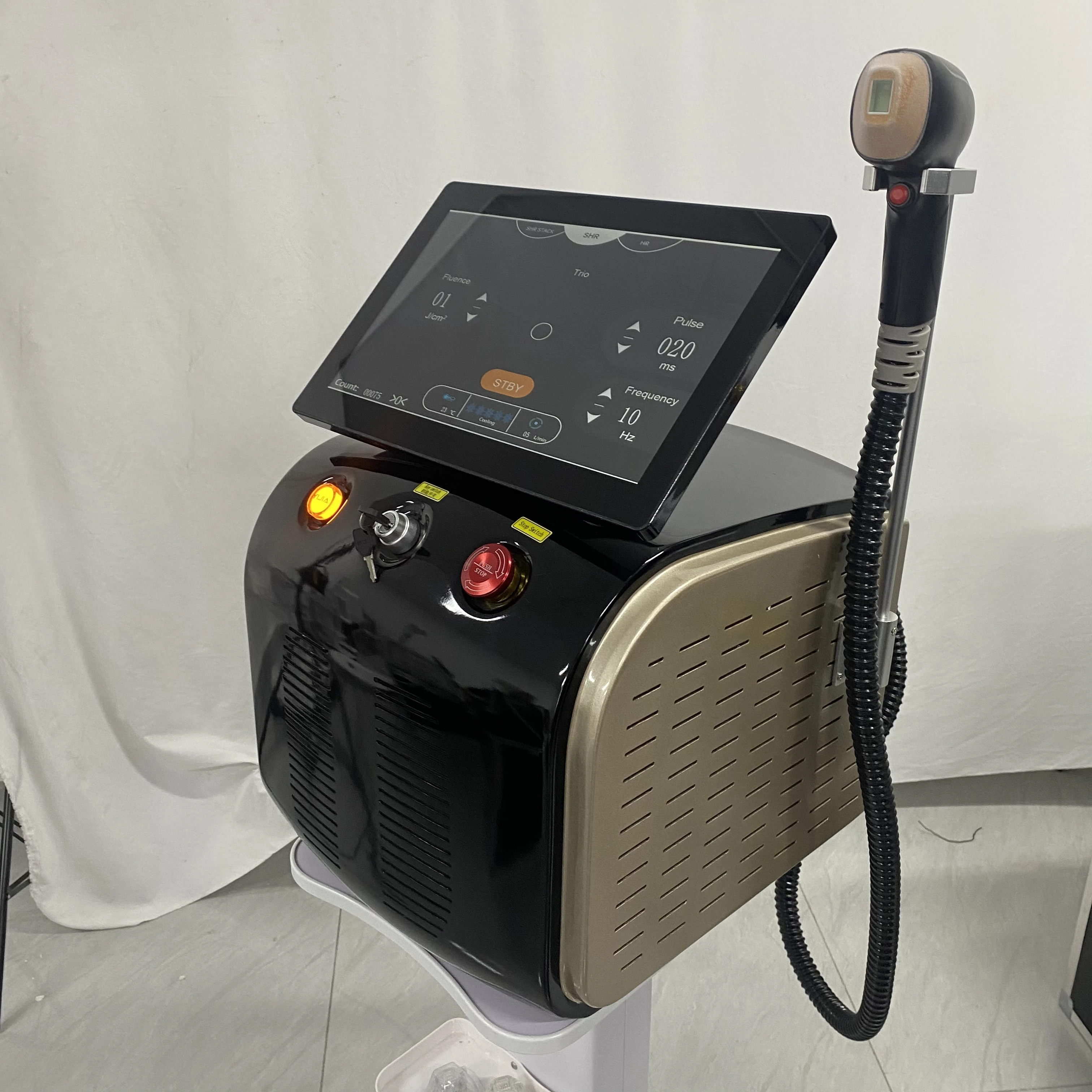 Профессиональный диодный лазер Ice Titanium для удаления волос на теле, 3 длины волны 755/808/1064 нм, для удаления волос на лице, для салонов красоты, эпилятор
Профессиональный диодный лазер Ice Titanium для удаления волос на теле, 3 длины волны 755/808/1064 нм, для удаления волос на лице, для салонов красоты, эпилятор