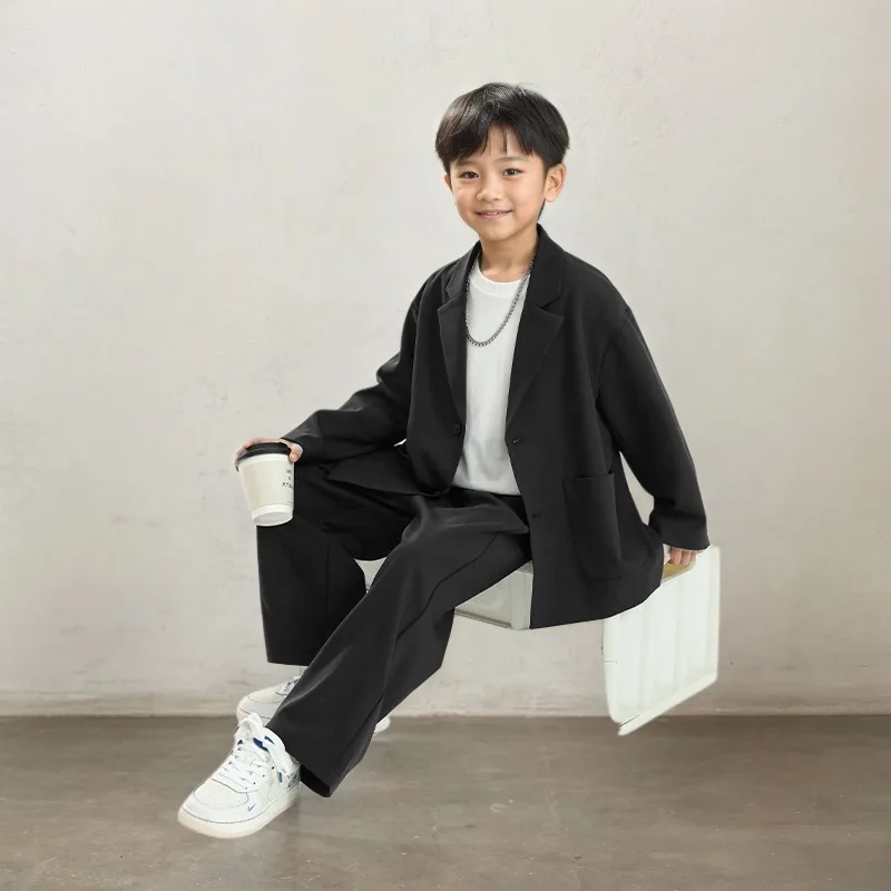2025 New Boys' Formal Suit Set for Spring Autumn Flower Boy Birthday Host Performance Suit Casual Style
2025 New Boys' Formal Suit Set for Spring Autumn Flower Boy Birthday Host Performance Suit Casual Style