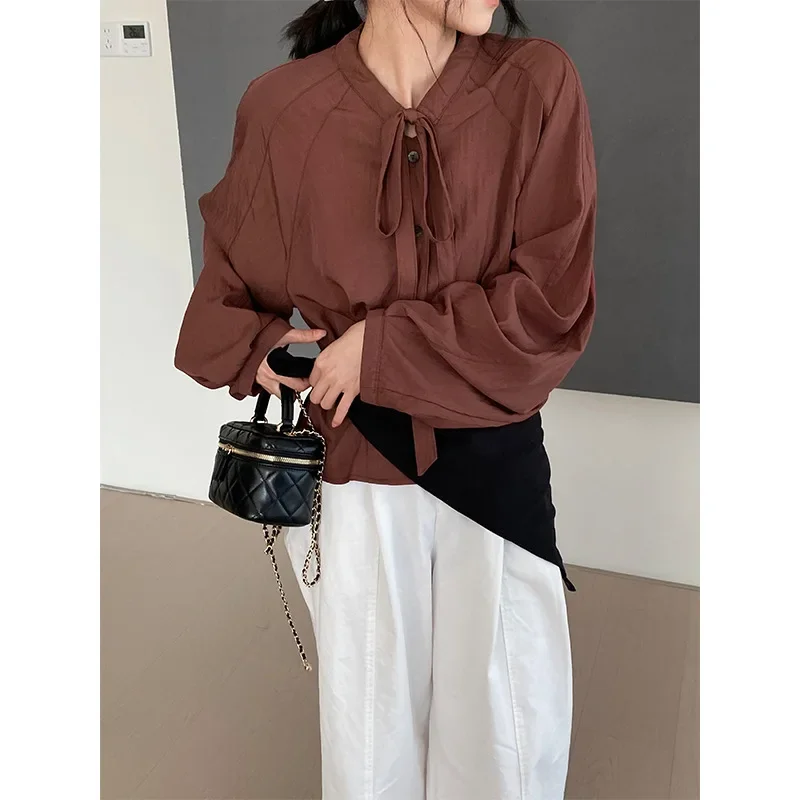 Early Autumn Red Bow Tie Tied Shirt with Women's Korean Temperament, Loose and Age Reducing Design Shirt
Early Autumn Red Bow Tie Tied Shirt with Women's Korean Temperament, Loose and Age Reducing Design Shirt