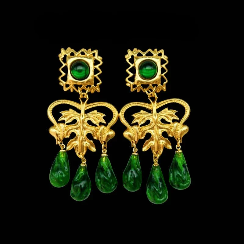 Vintage Women Designer Luxury 18k Gold Plated Glaze Pearls Dangle Cilp Earrings , Woman Ear Accessories Gift 
Vintage Women Designer Luxury 18k Gold Plated Glaze Pearls Dangle Cilp Earrings , Woman Ear Accessories Gift