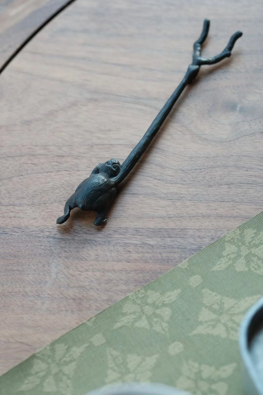 Handmade Silver Plated Monkey Chaiwan Tea Scoop Fork And Stove Fan Dongmen Tea fairs Semi-Sacred Ceremony Utensils
Handmade Silver Plated Monkey Chaiwan Tea Scoop Fork And Stove Fan Dongmen Tea fairs Semi-Sacred Ceremony Utensils
