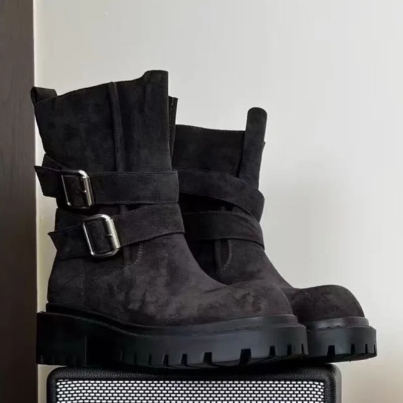 Mid Heels Women Platform Ankle Boots Fashion Buckle Winter New Shoes 2025 Designer Suede Short Boots Dress Cool Zapatillas Mujer
Mid Heels Women Platform Ankle Boots Fashion Buckle Winter New Shoes 2025 Designer Suede Short Boots Dress Cool Zapatillas Mujer