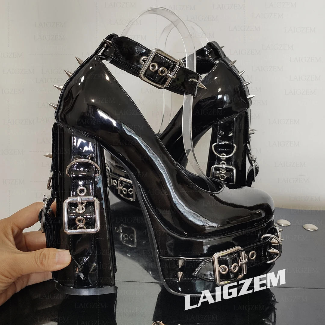 BERZIMER/женские туфли-лодочки на платформе и каблуке с заклепками, в стиле панк, с ремешком на щиколотке, туфли ручной работы на толстом высоком каблуке, женские туфли большого размера 42 43 46 52
BERZIMER/женские туфли-лодочки на платформе и каблуке с заклепками, в стиле панк, с ремешком на щиколотке, туфли ручной работы на толстом высоком каблуке, женские туфли большого размера 42 43 46 52