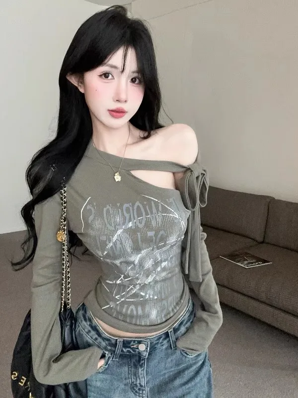 American Style Long Sleeve Printed Slim Fit Women's Top with Sashes Trendy Base Shirt for Autumn Shoulder Baring Design
American Style Long Sleeve Printed Slim Fit Women's Top with Sashes Trendy Base Shirt for Autumn Shoulder Baring Design