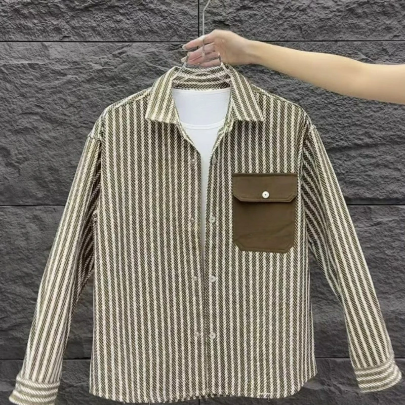 Men Early Autumn Striped Casual Shirt Trendy Light Luxury Versatile Outdoor Regular Handsome Lapel Fashion Jacket Individuality
Men Early Autumn Striped Casual Shirt Trendy Light Luxury Versatile Outdoor Regular Handsome Lapel Fashion Jacket Individuality