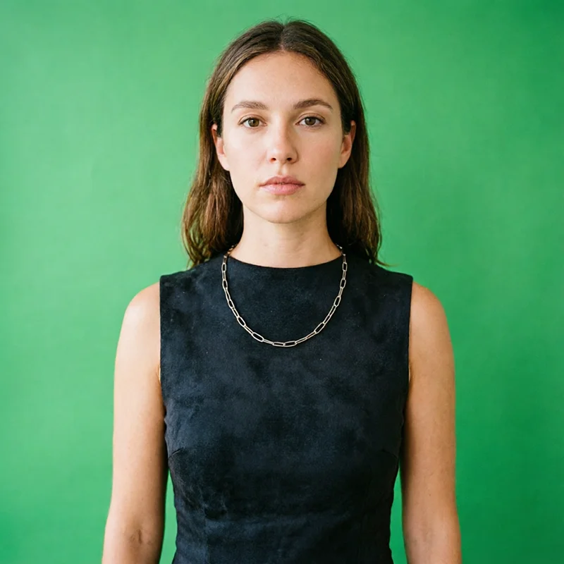 4.1mm pure titanium round long chain simple women's style simple and generous, lightweight
4.1mm pure titanium round long chain simple women's style simple and generous, lightweight