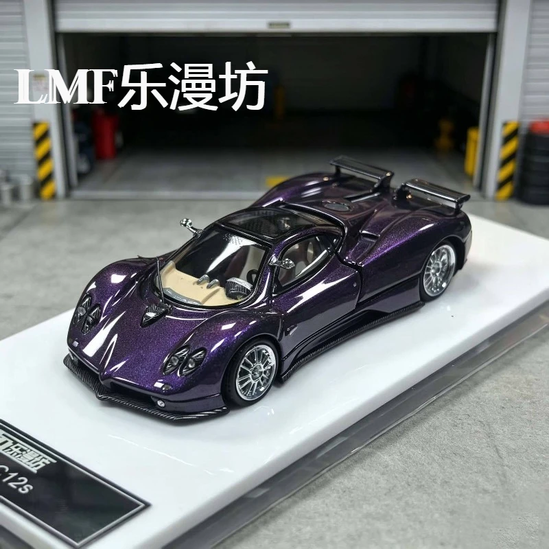LMF 1:64 alloy Pagani Zeta C12s magnetic back cover can open - a realistic car model collection display item for boys as a gift
LMF 1:64 alloy Pagani Zeta C12s magnetic back cover can open - a realistic car model collection display item for boys as a gift