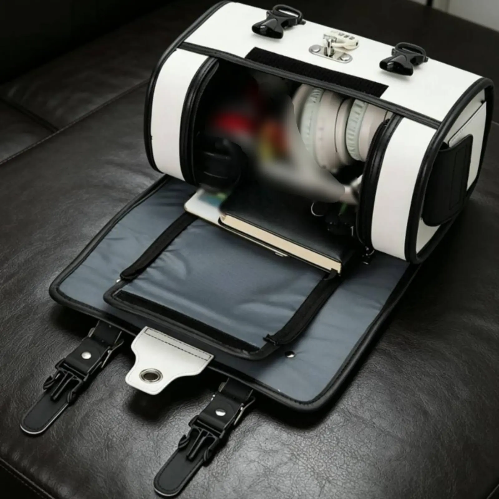Motorcycle Rear Seat Bag Water Resistant Vintage Motorcycle Saddlebag Vehicle Storage Large Capacity Long-Lasting Metal Buckles
Motorcycle Rear Seat Bag Water Resistant Vintage Motorcycle Saddlebag Vehicle Storage Large Capacity Long-Lasting Metal Buckles