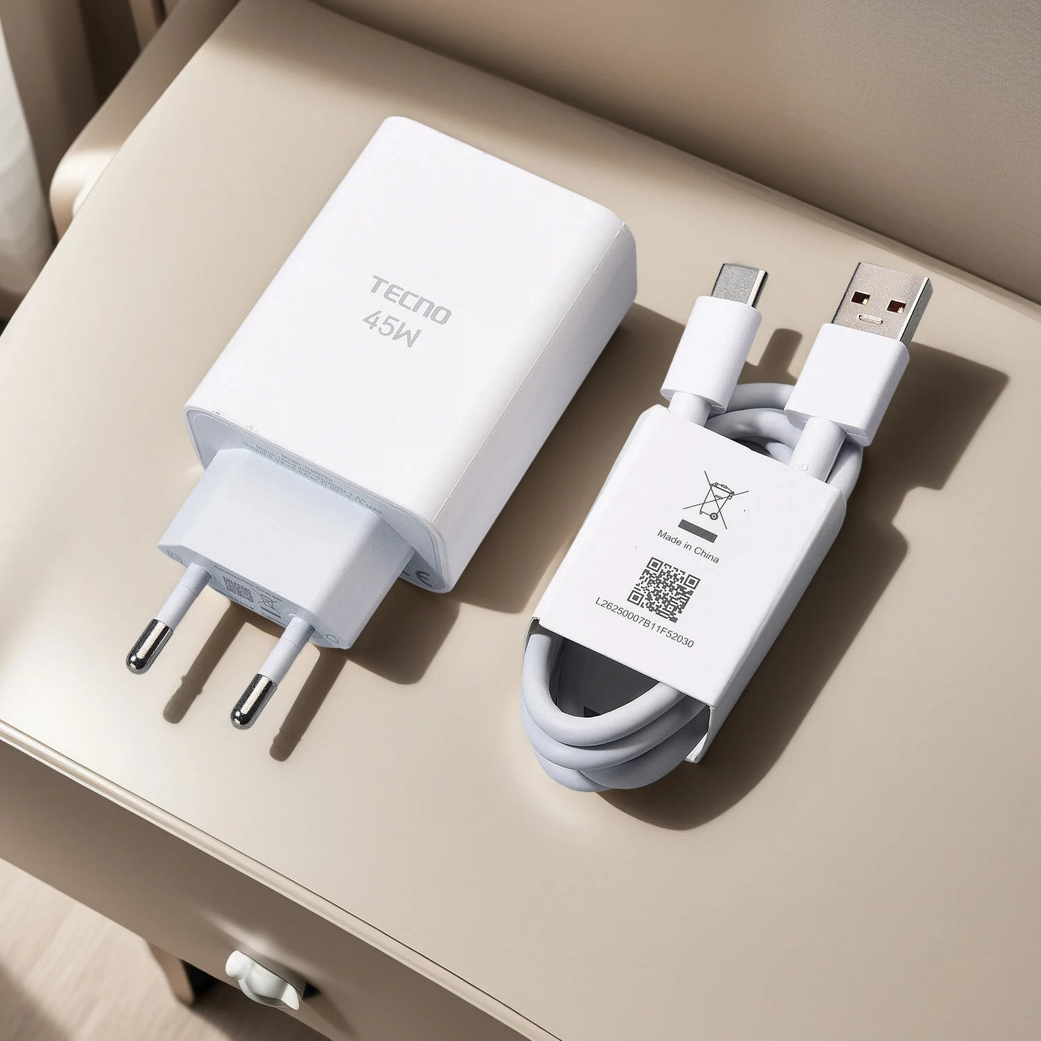 Зарядное устройство Tecno Pova Curve 45W EU, супербыстрая зарядка, адаптер питания 6A, кабель USB-C для Tecno Spark 30, 20 Pro+, Camon 50, 40, 30S Pro
Зарядное устройство Tecno Pova Curve 45W EU, супербыстрая зарядка, адаптер питания 6A, кабель USB-C для Tecno Spark 30, 20 Pro+, Camon 50, 40, 30S Pro