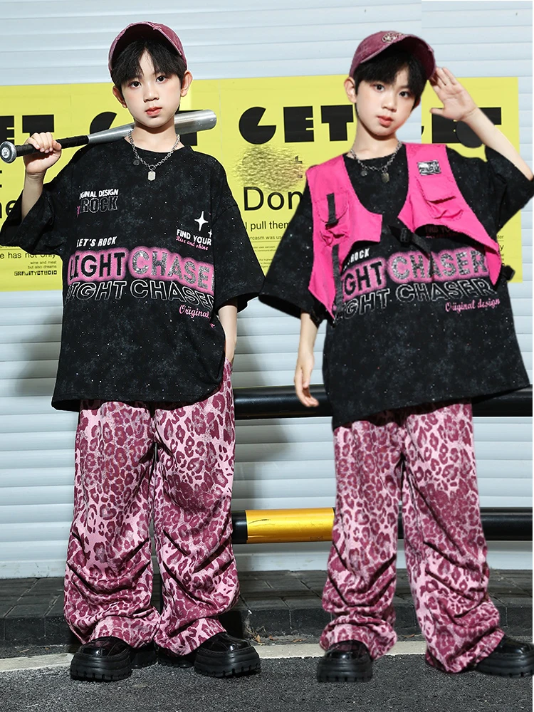 2024 New Kids Jazz Modern Dance Costumes For Girls Loose T-Shirt Pink Leopard Pants Suit Boys Hip Hop Dance Clothing DQS17080
2024 New Kids Jazz Modern Dance Costumes For Girls Loose T-Shirt Pink Leopard Pants Suit Boys Hip Hop Dance Clothing DQS17080