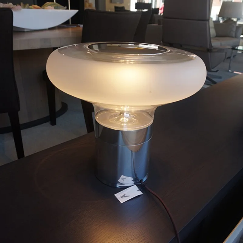Italian Luxury Desk Lamp Modern Designer's Creative Model Room Parlour Nordic Study Decorative Bedroom Bedside Glass Table Light
Italian Luxury Desk Lamp Modern Designer's Creative Model Room Parlour Nordic Study Decorative Bedroom Bedside Glass Table Light